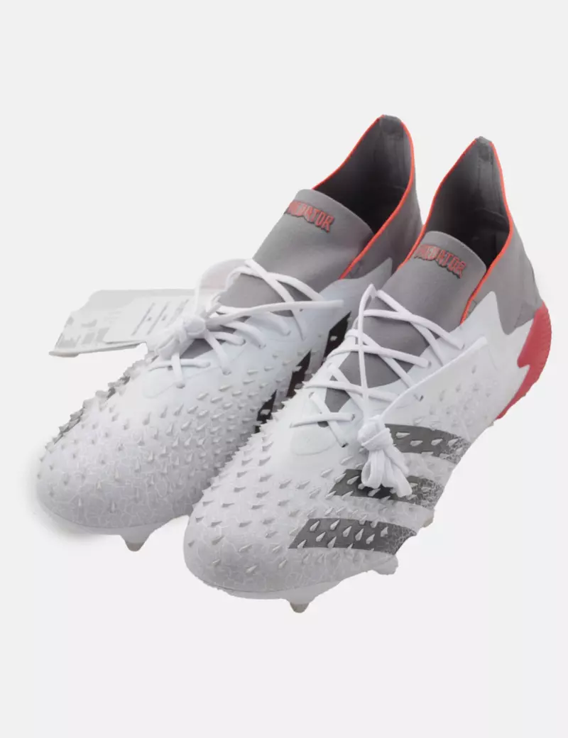 Adidas Zapatilla deportiva texturizada blanca