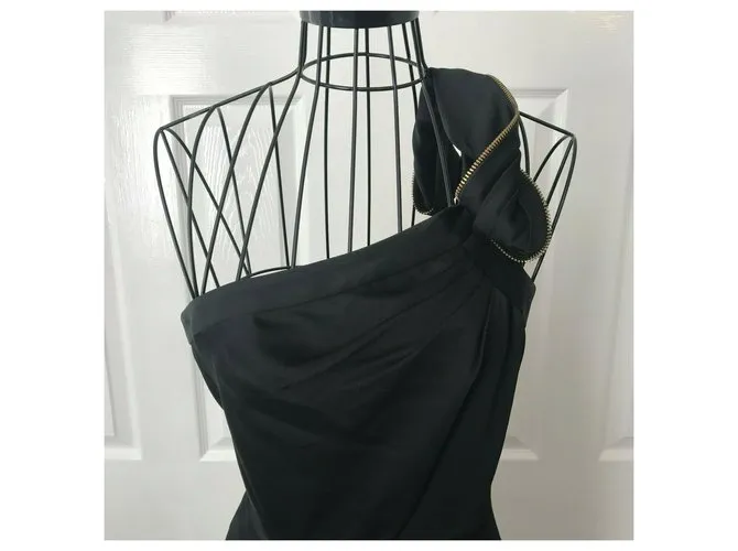 Bcbg Max Azria Un vestido de hombro Negro Dorado 