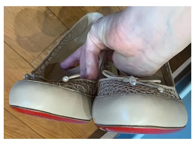 Bombas de Christian Louboutin Beige 