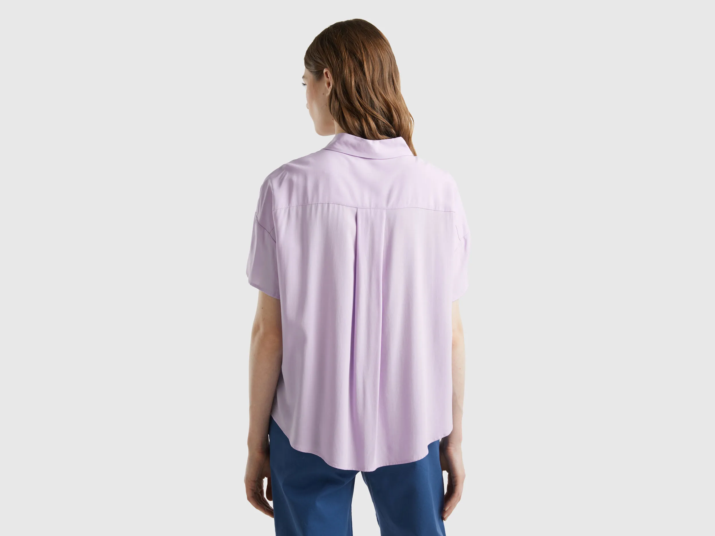 Camisa de manga corta de viscosa sostenible