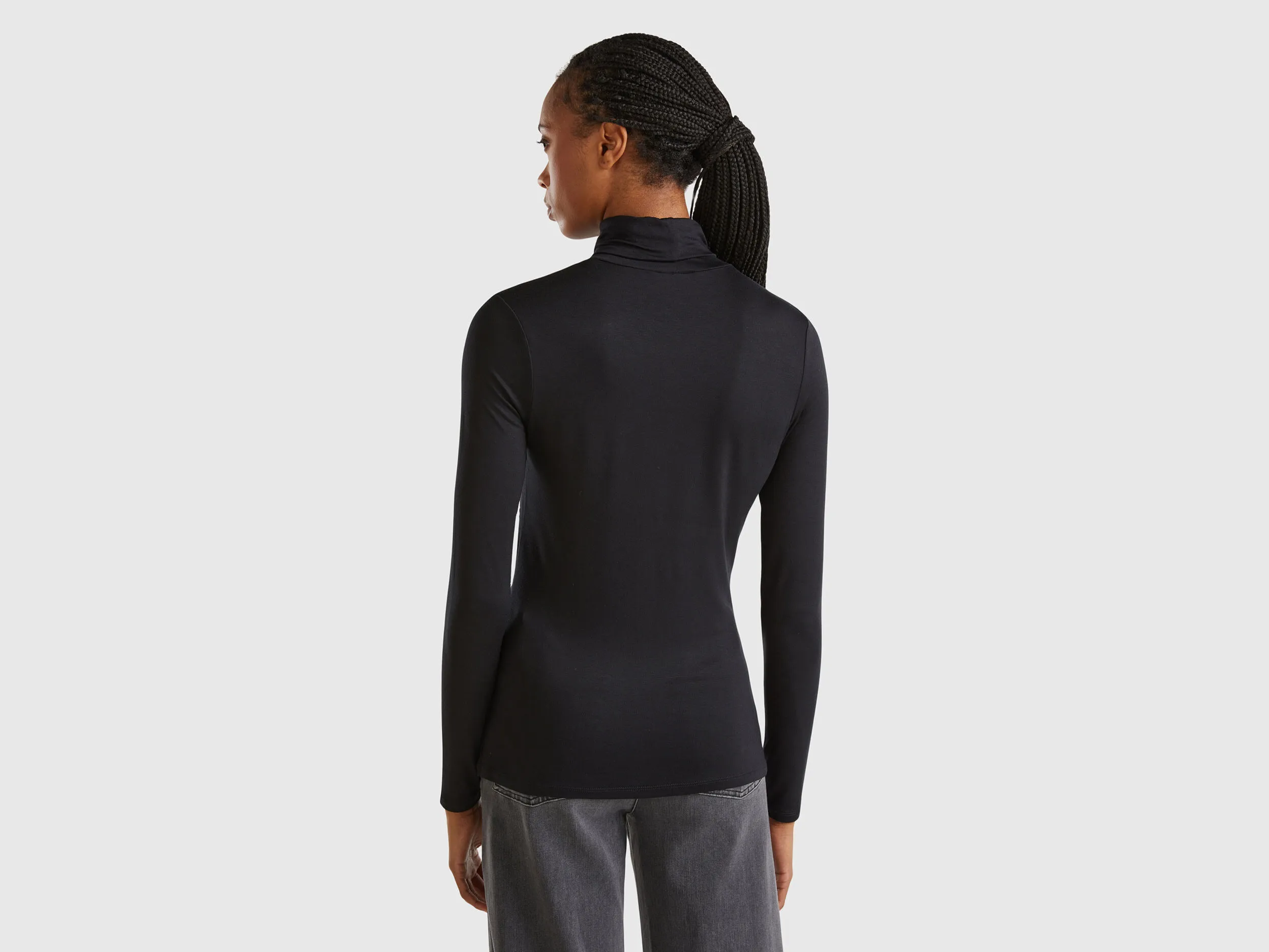 Camiseta cuello alto en viscosa sostenible stretch