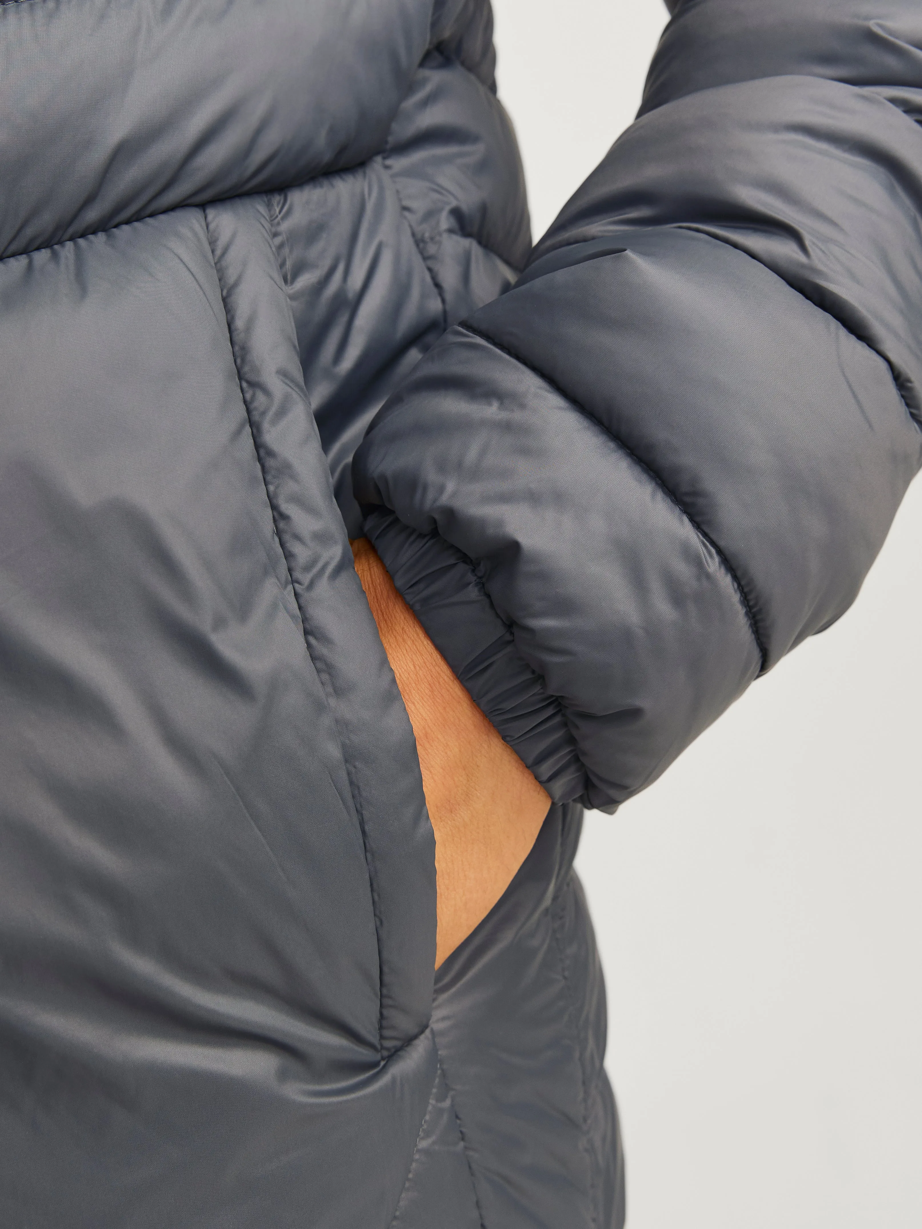 Chaqueta corta acolchada | Gris oscuro | Jack & Jones®