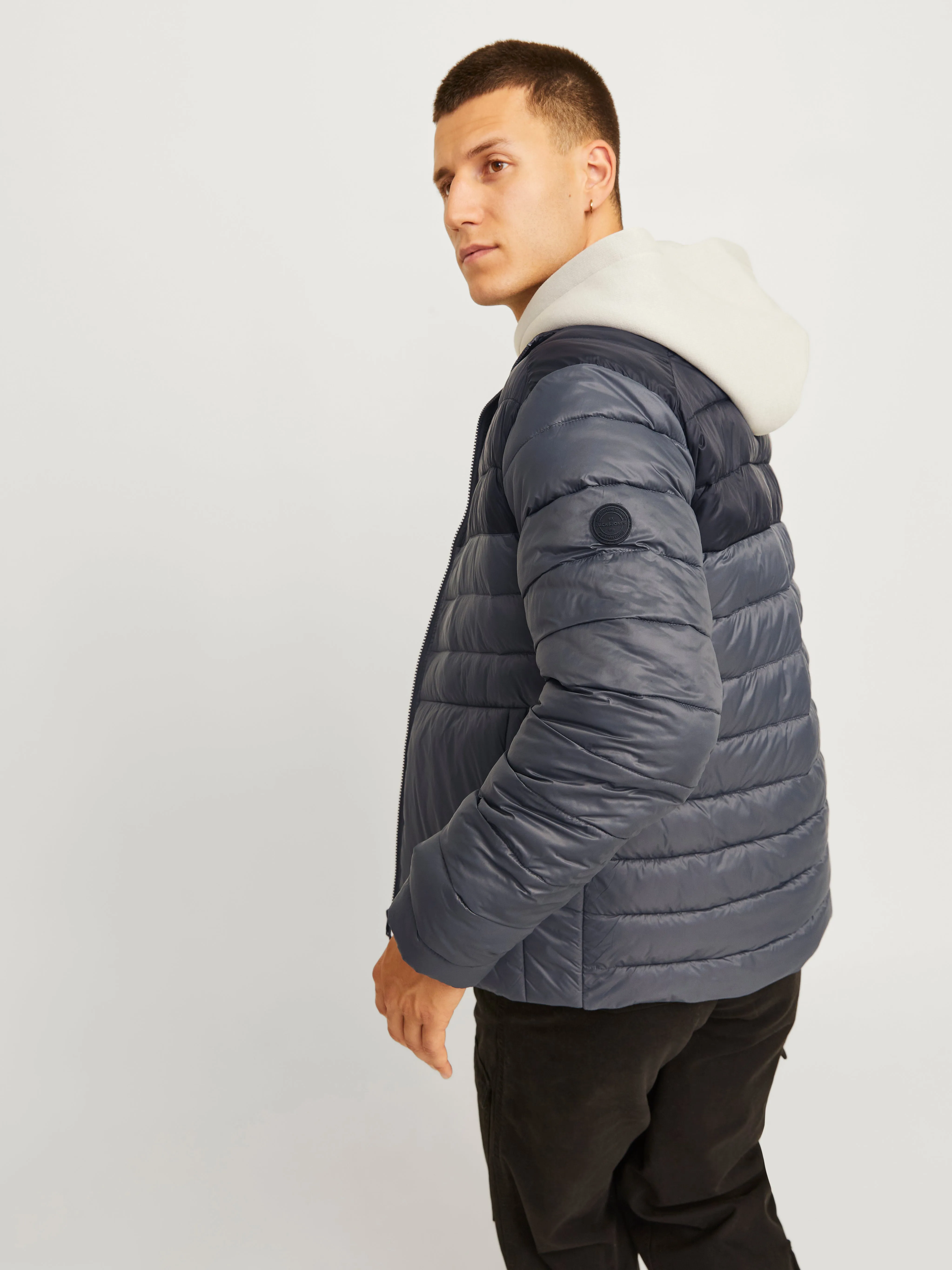 Chaqueta corta acolchada | Gris oscuro | Jack & Jones®