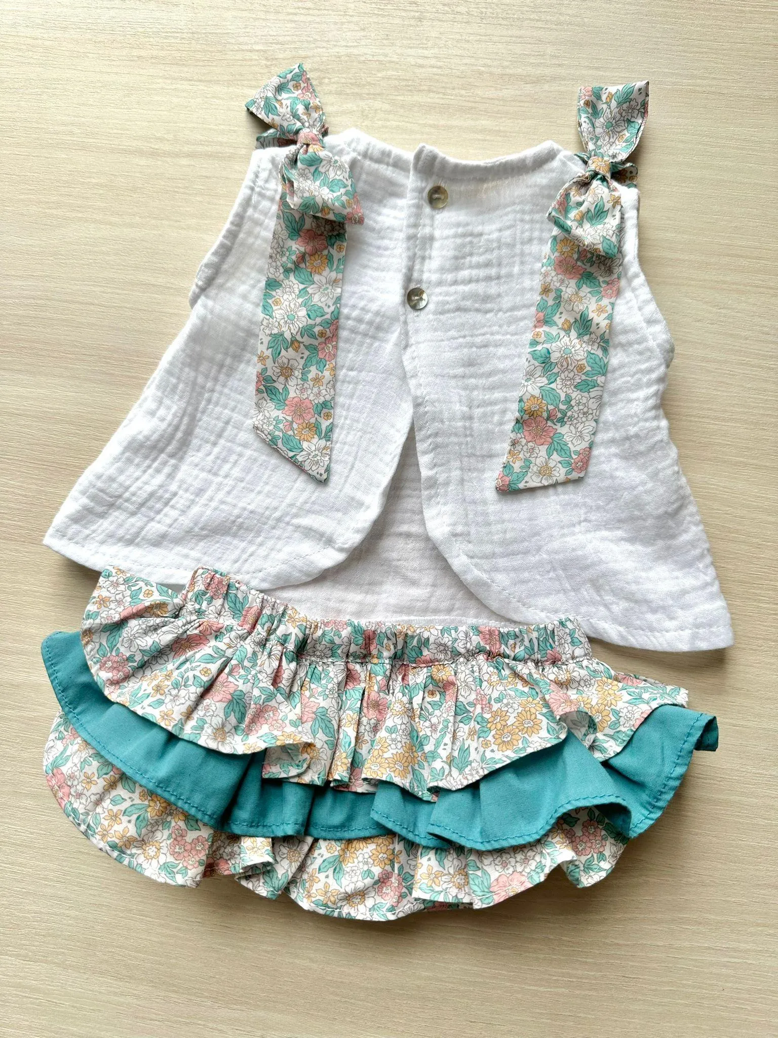 Conjunto flores menta lacitos