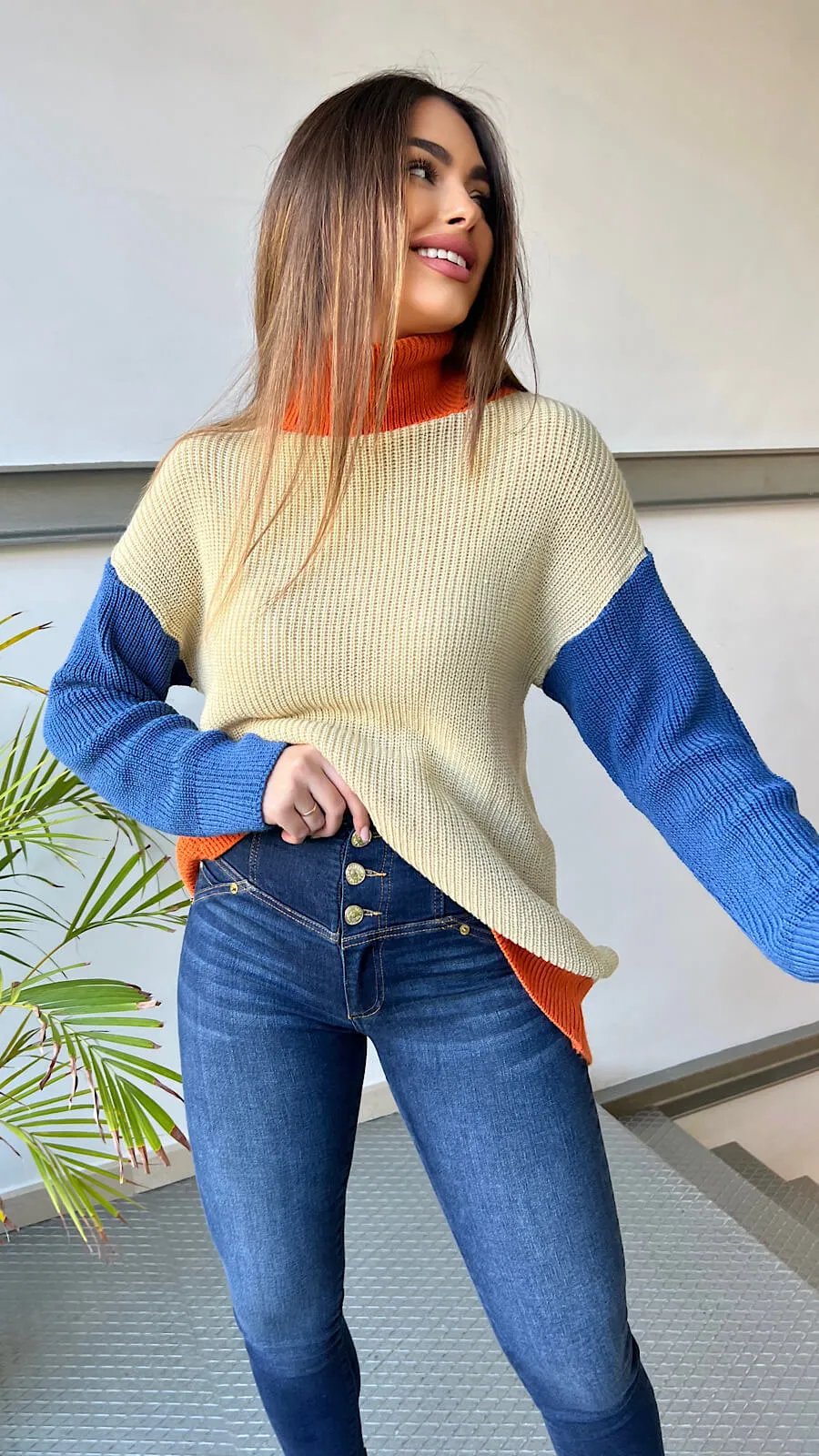 Jeans Tiro Alto Botones Dorados
