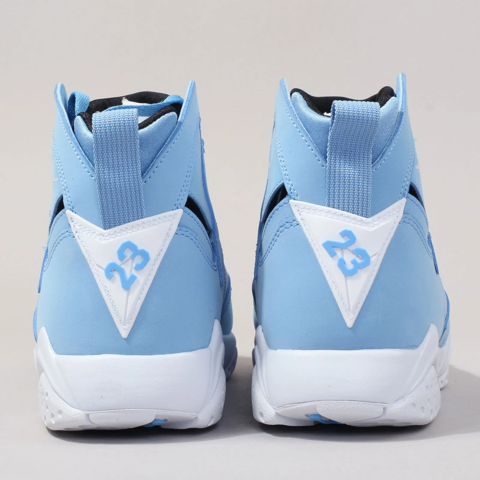 Jordan Air Jordan 7 Retro ''Pantone''