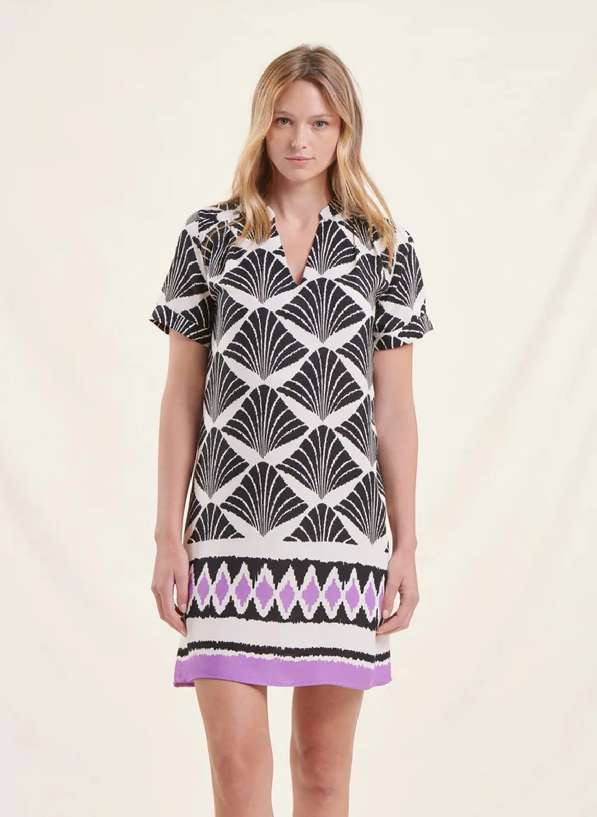 LA FEE MARABOUTEE Robe courte col tunisien en negro