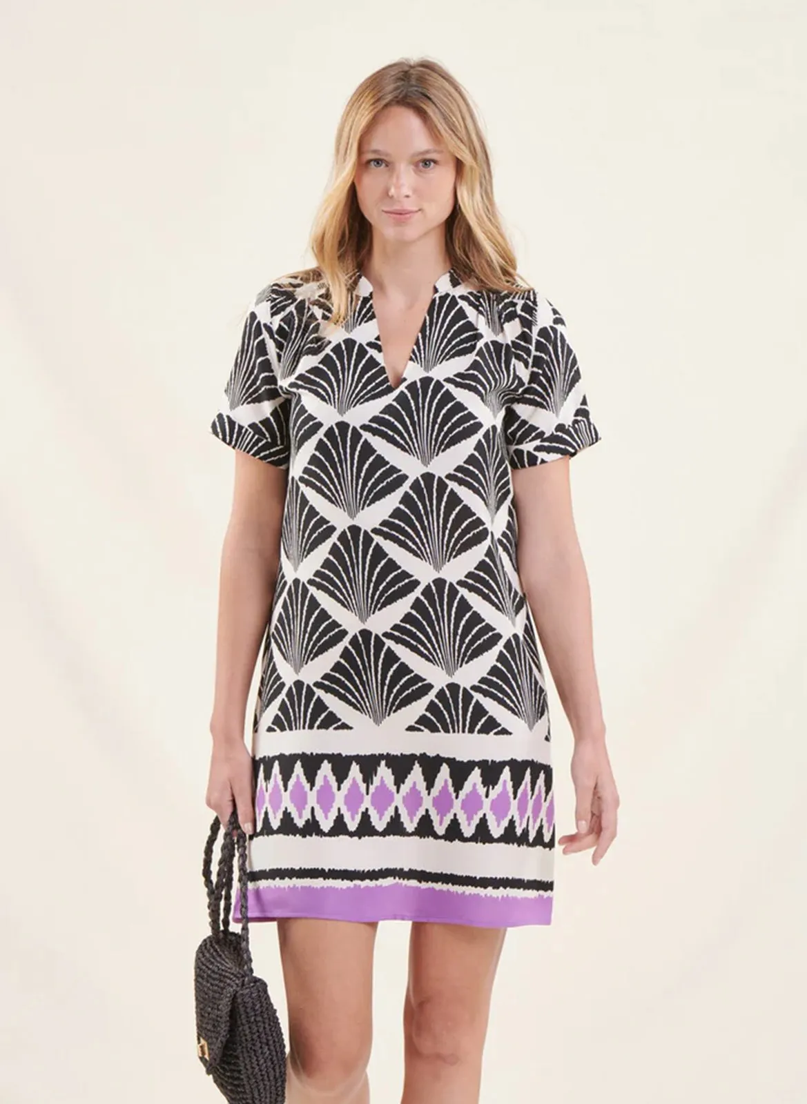 LA FEE MARABOUTEE Robe courte col tunisien en negro