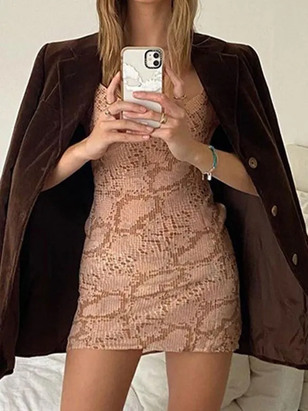 Minivestido con estampado de serpiente
