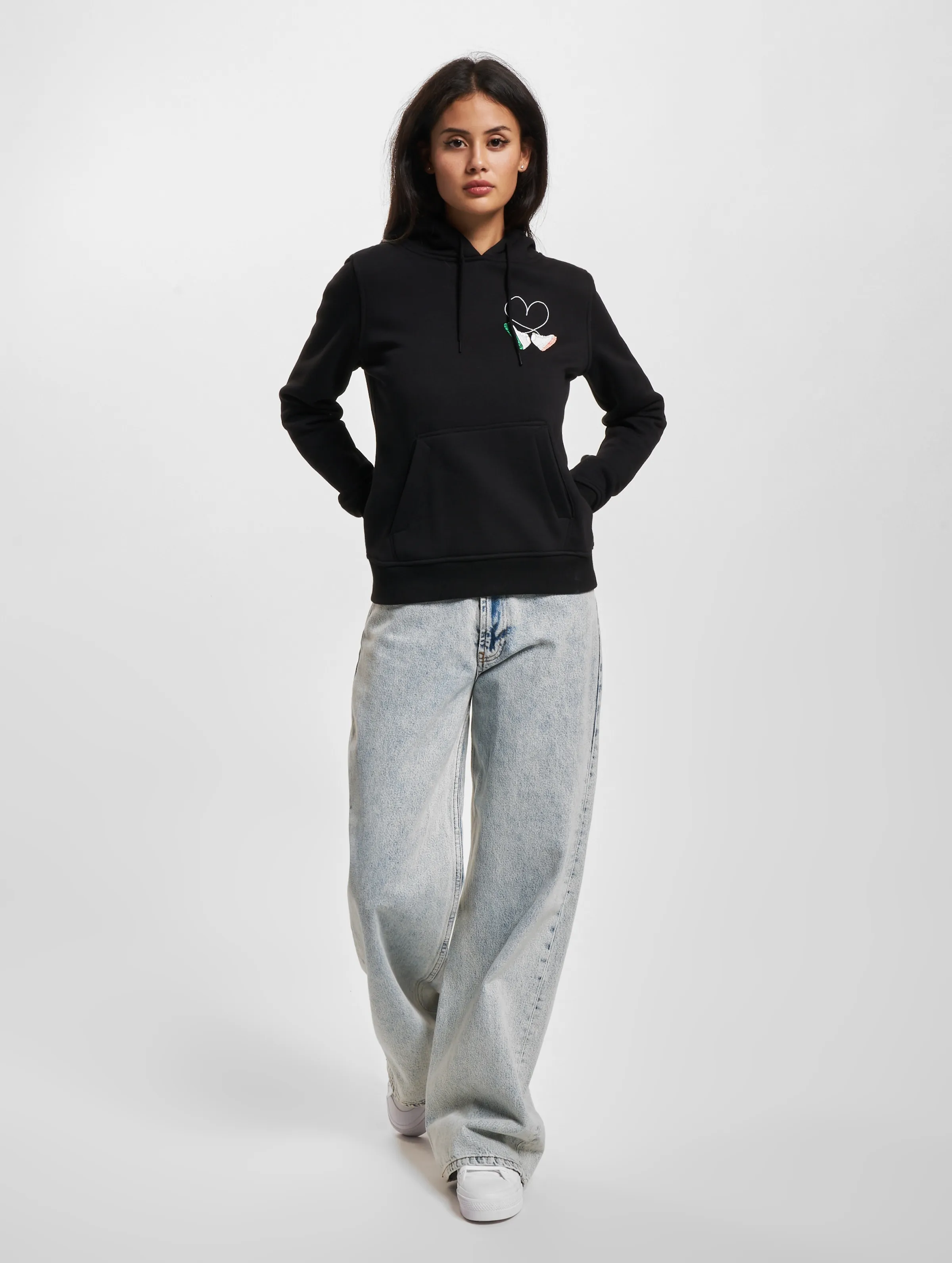 Mister Tee Ladies Kicks Love Emb