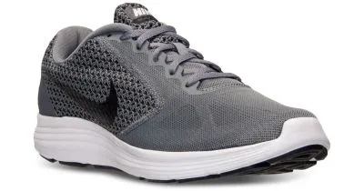 Nike Revolution 3
