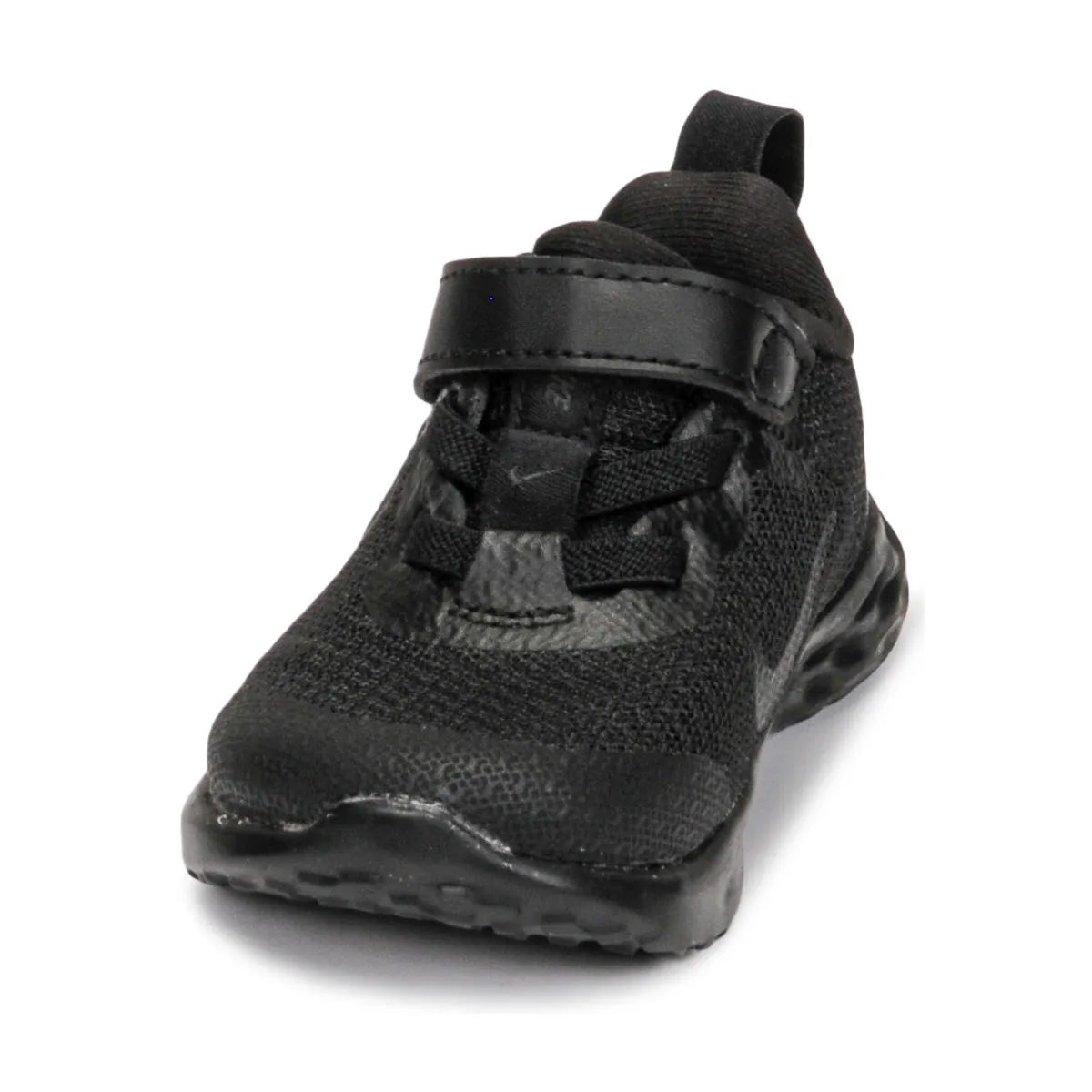 Nike Revolution 6