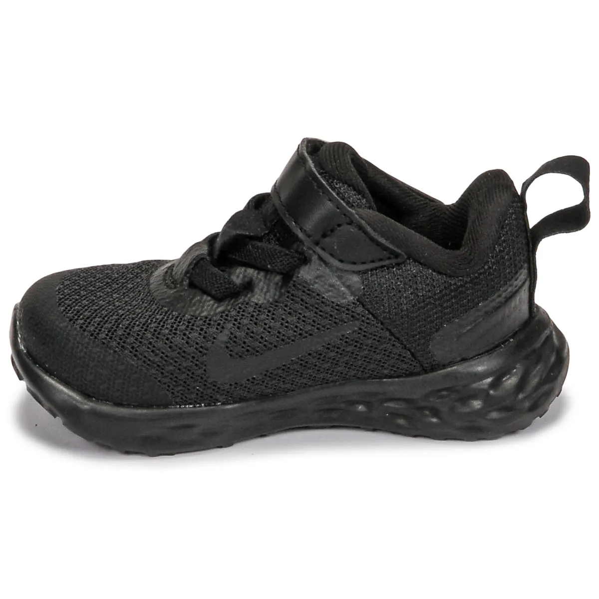 Nike Revolution 6