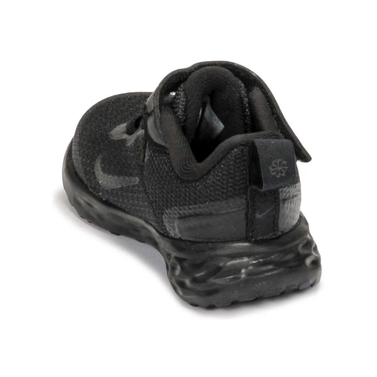 Nike Revolution 6
