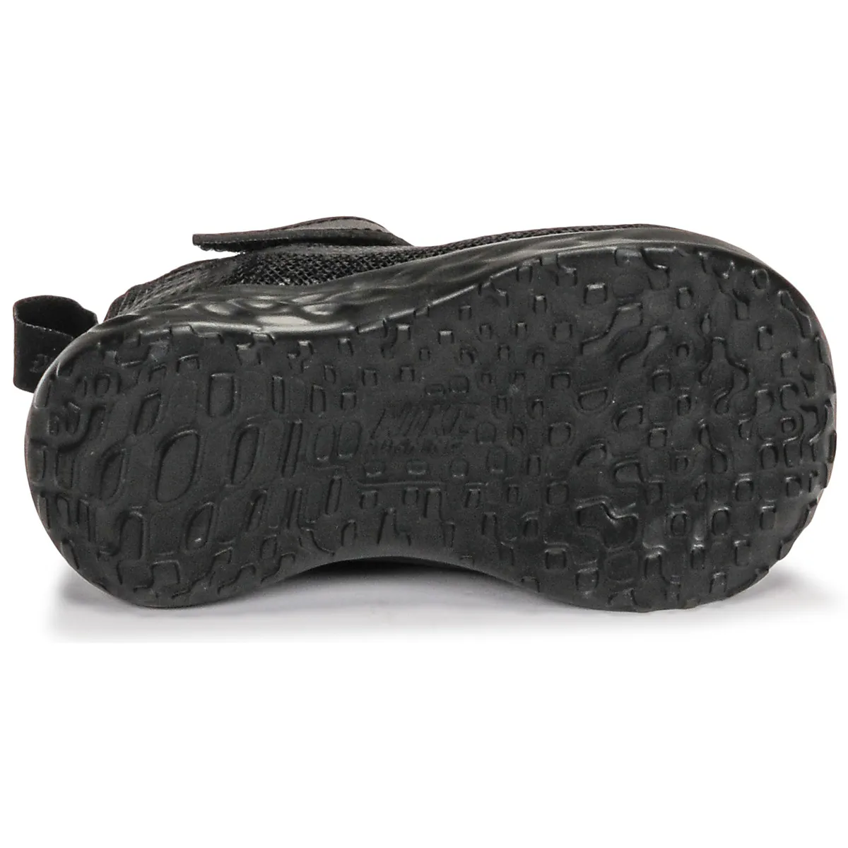 Nike Revolution 6