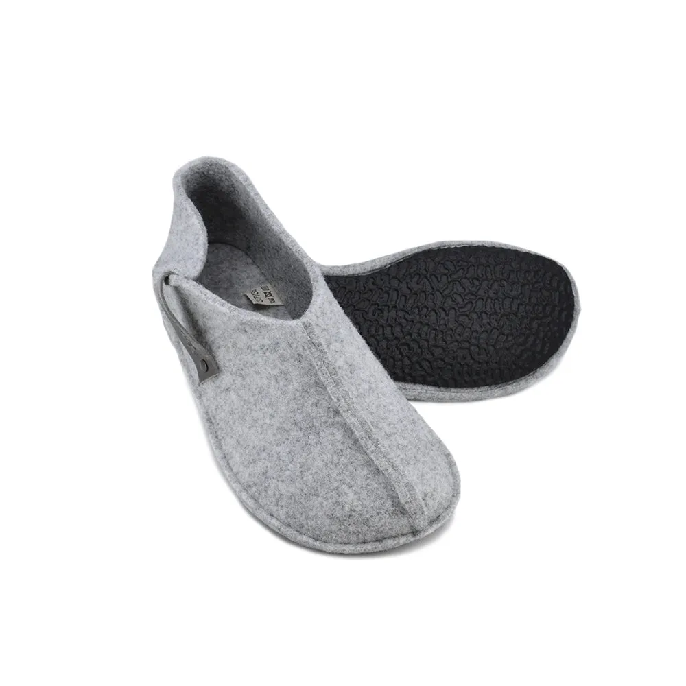OMAKING  TOHKRI GREY  BABUCHAS DE CASA BAREFOOT DE FIELTRO