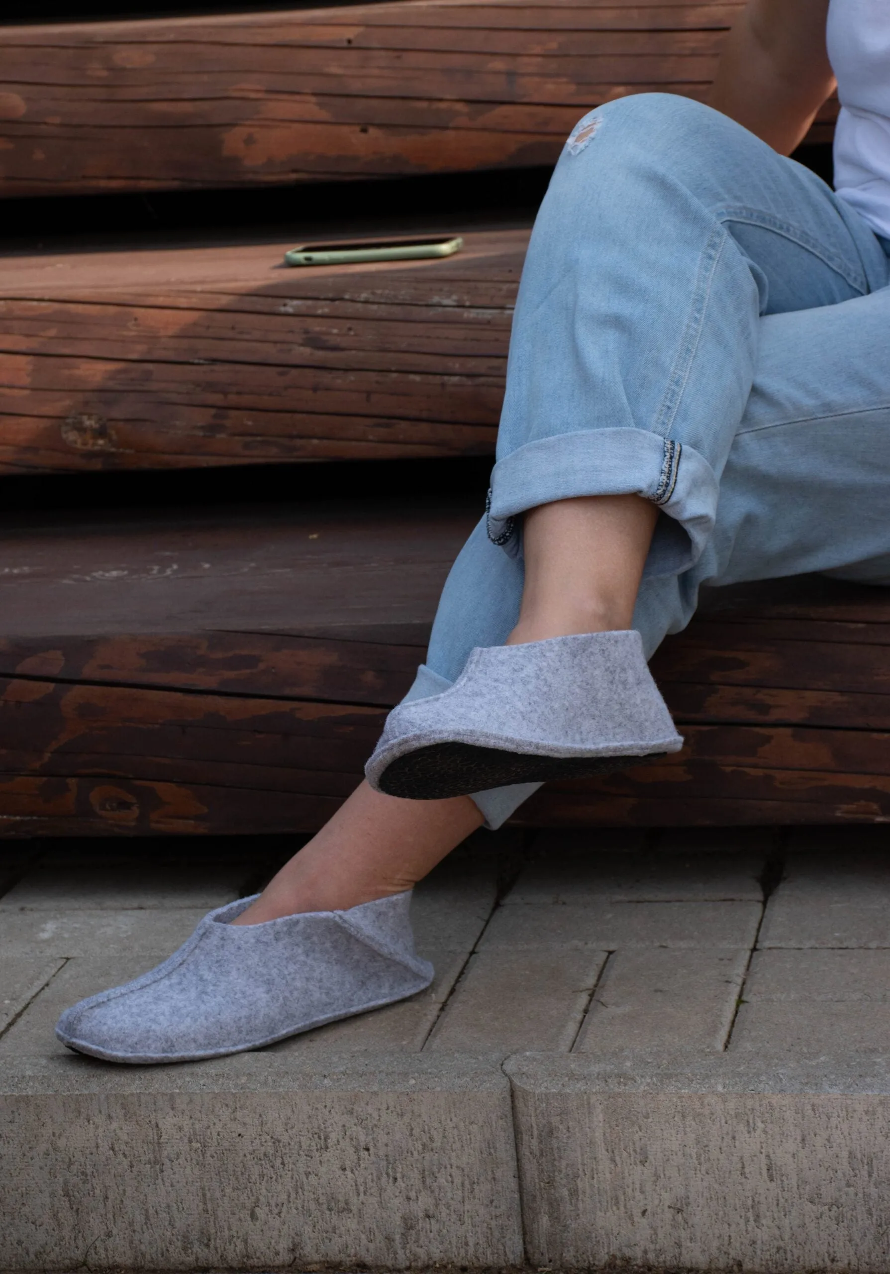OMAKING  TOHKRI GREY  BABUCHAS DE CASA BAREFOOT DE FIELTRO