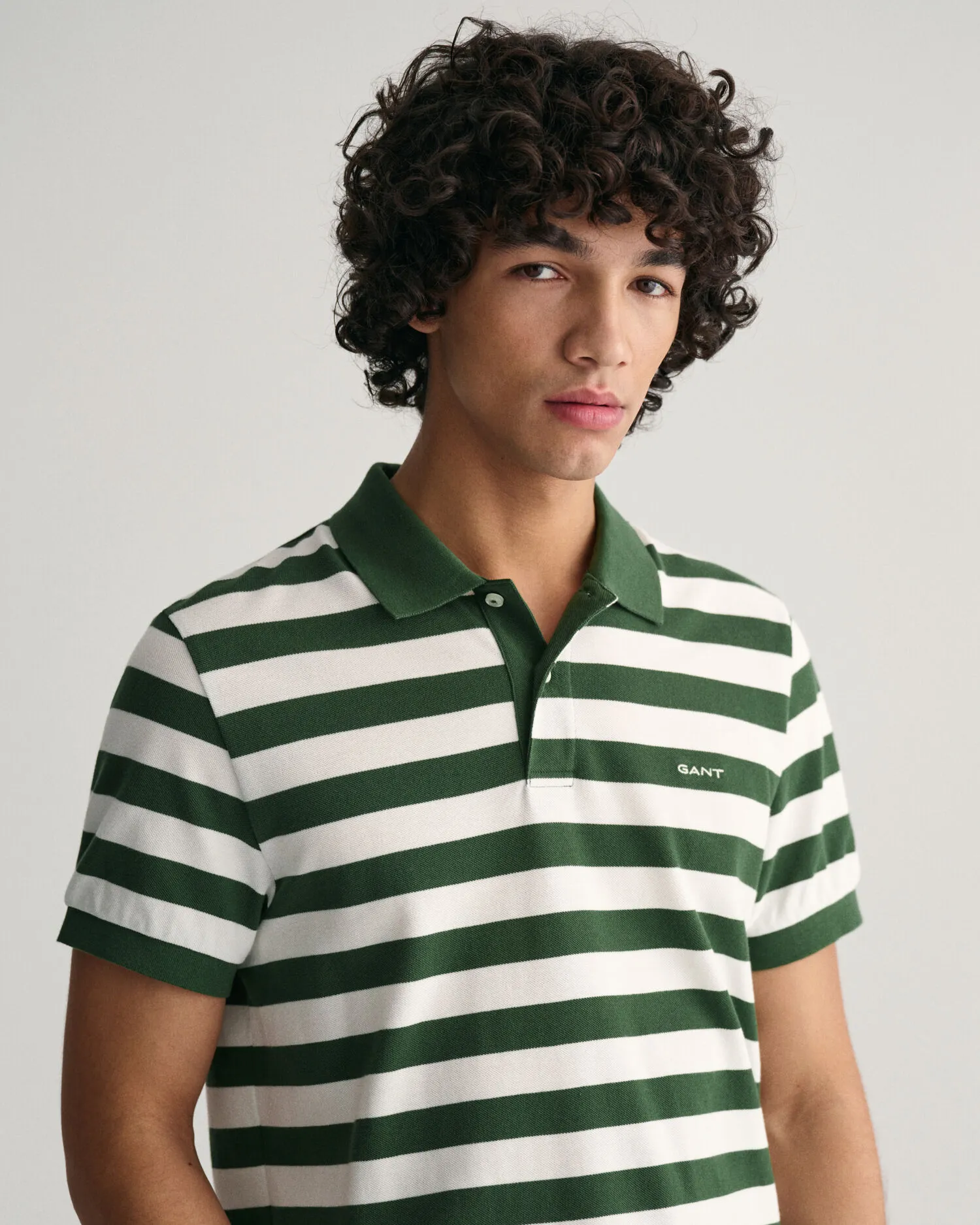 Polo de piqué a rayas anchas