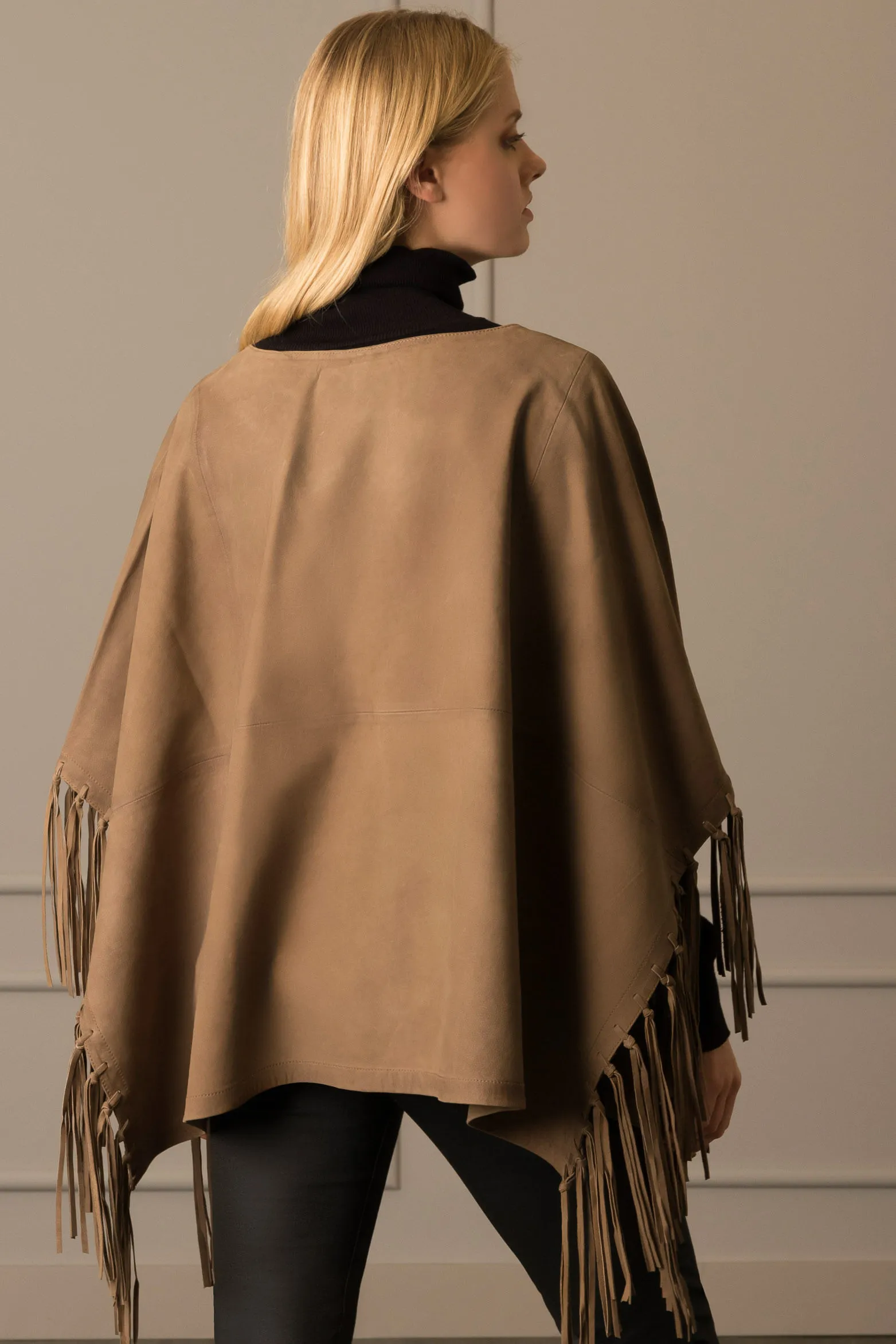 Poncho atenea de cuero para mujer manga 3 4 Tabaco
