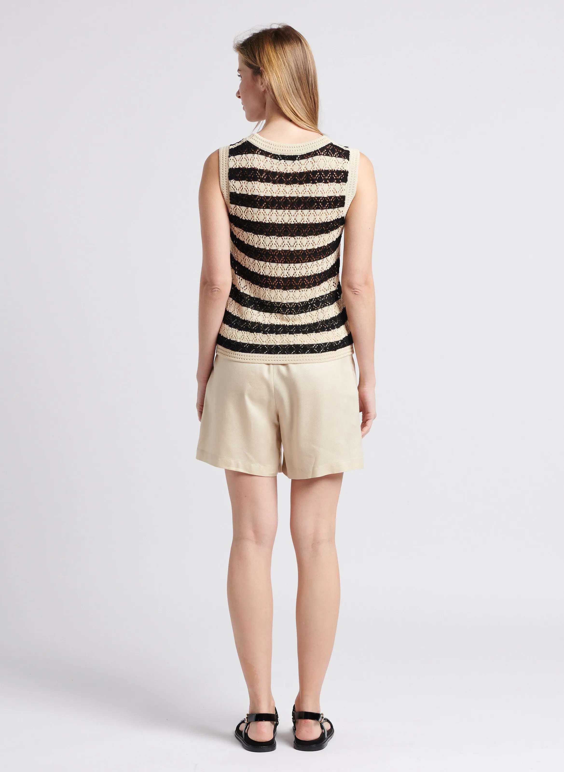SEE U SOON Short recto de talle alto en beige