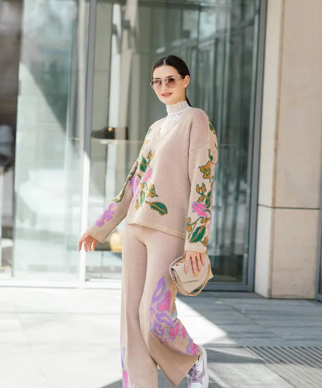 Twinset Beige pants with a pattern