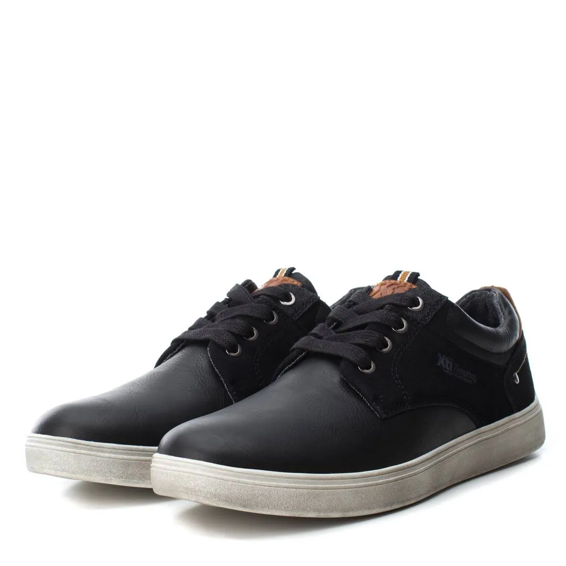 ZAPATO DE HOMBRE XTI BASIC 04814702